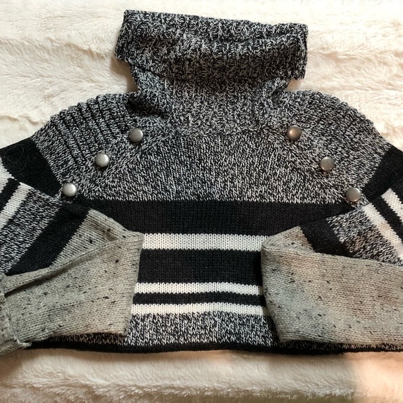 Cozy Winter Sweater - Picture 1 of 6